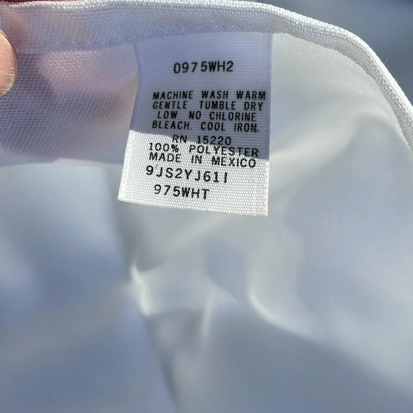 Apron, Xmas themed with “Joy”, Xmas lights/bulb. Full sized apron, ties in back - Picture 4 of 4